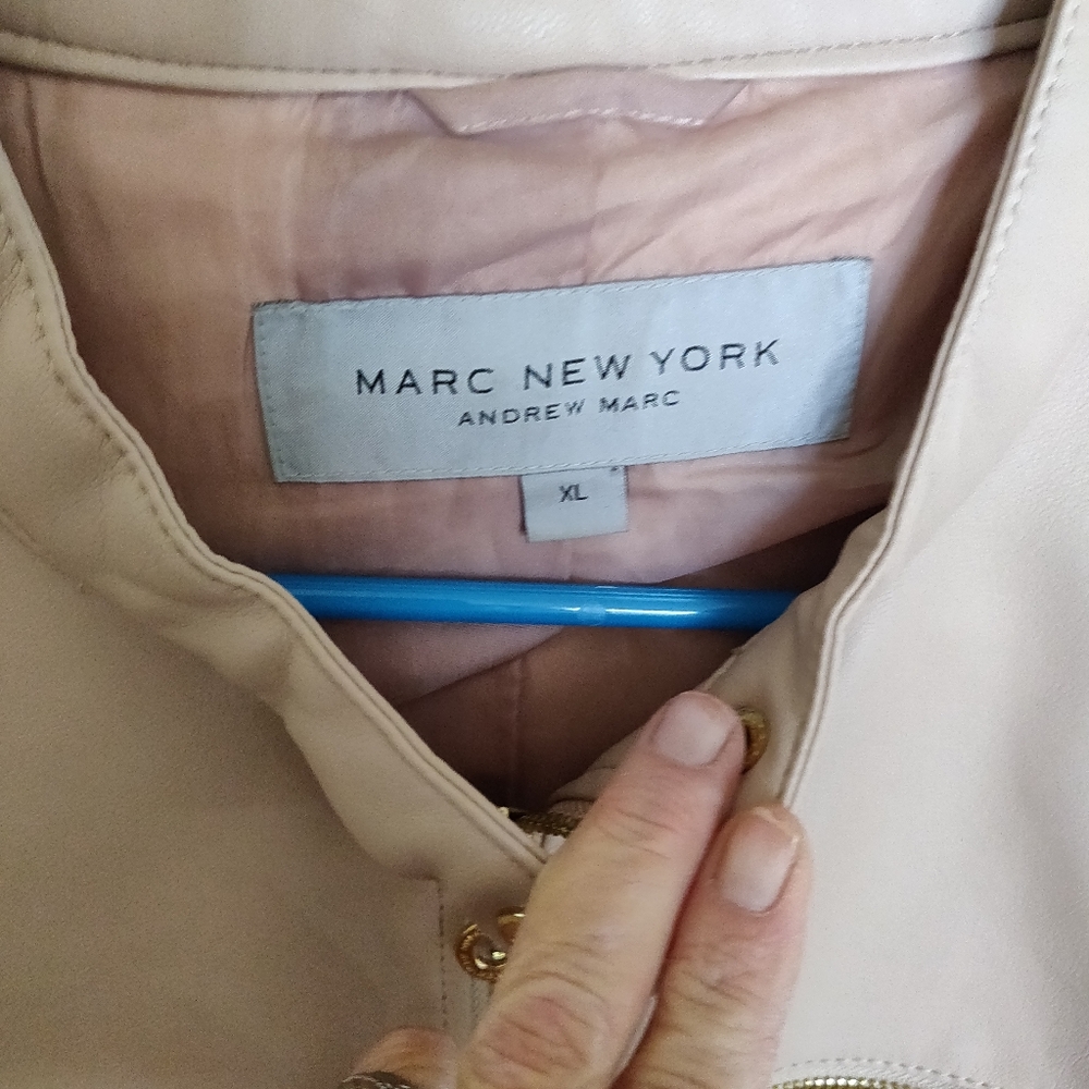 Leather jacket - Picture 3 of 3